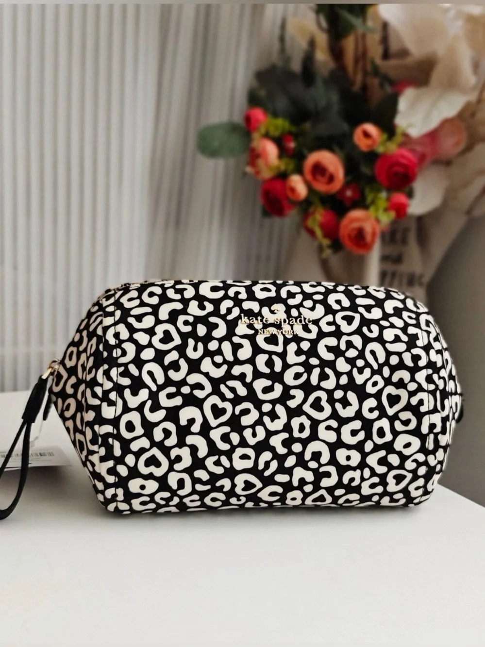 kate spade Chelsea Black & White Leopard hidden heart Print Cosmetic Pouch NWOT
